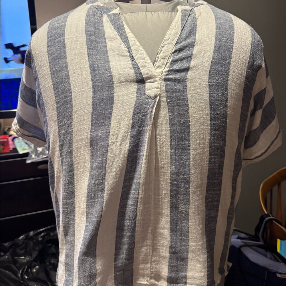 Studio West Navy and White Linen Top